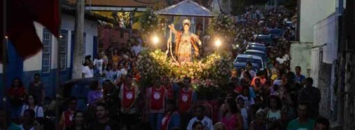 Procissão em Santa Luzia celebra 280 anos do jubileu em louvor à padroeira da cidade